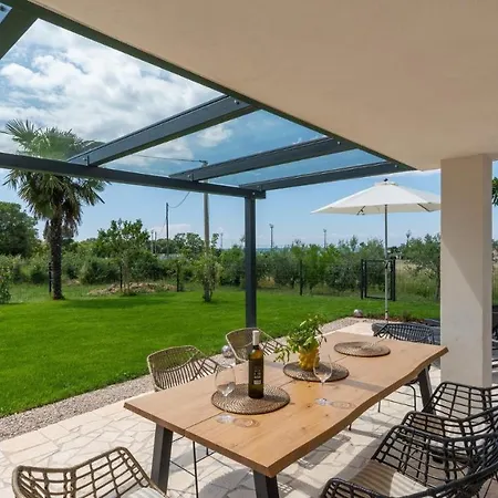 Saini With Sea View Villa *