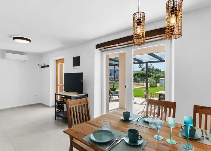 Saini With Sea View Villa