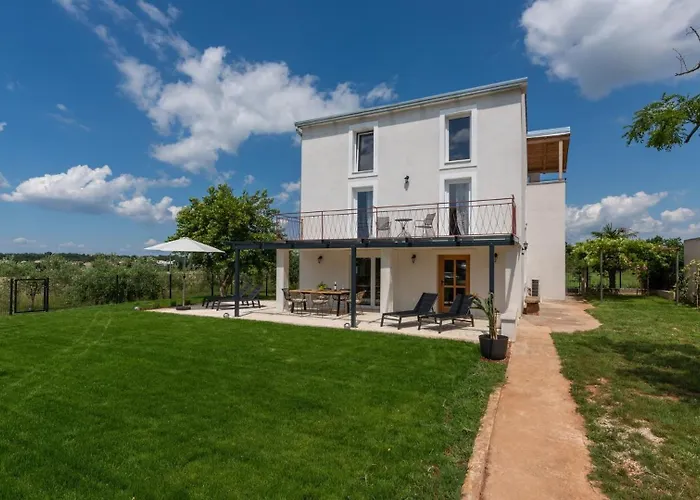 Villa Saini With Sea View *